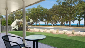 Large family waterfront home with room for a boat - Welsby Pde, Bongaree